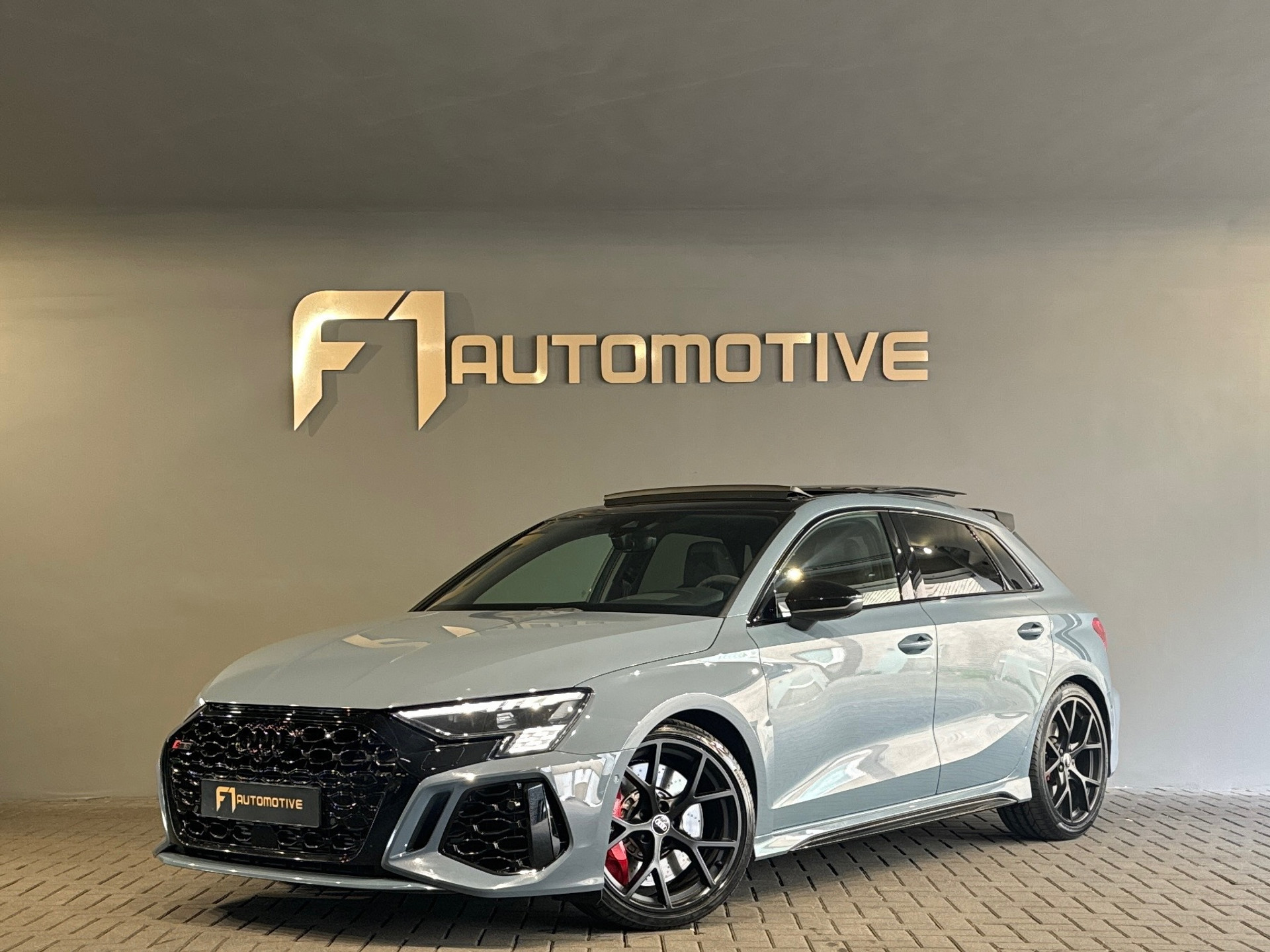 Audi RS3 Sportback 2.5 TFSI Quattro Pano|HuD|Memory|360C|BTW 46313640-0.jpg | F1 Automotive