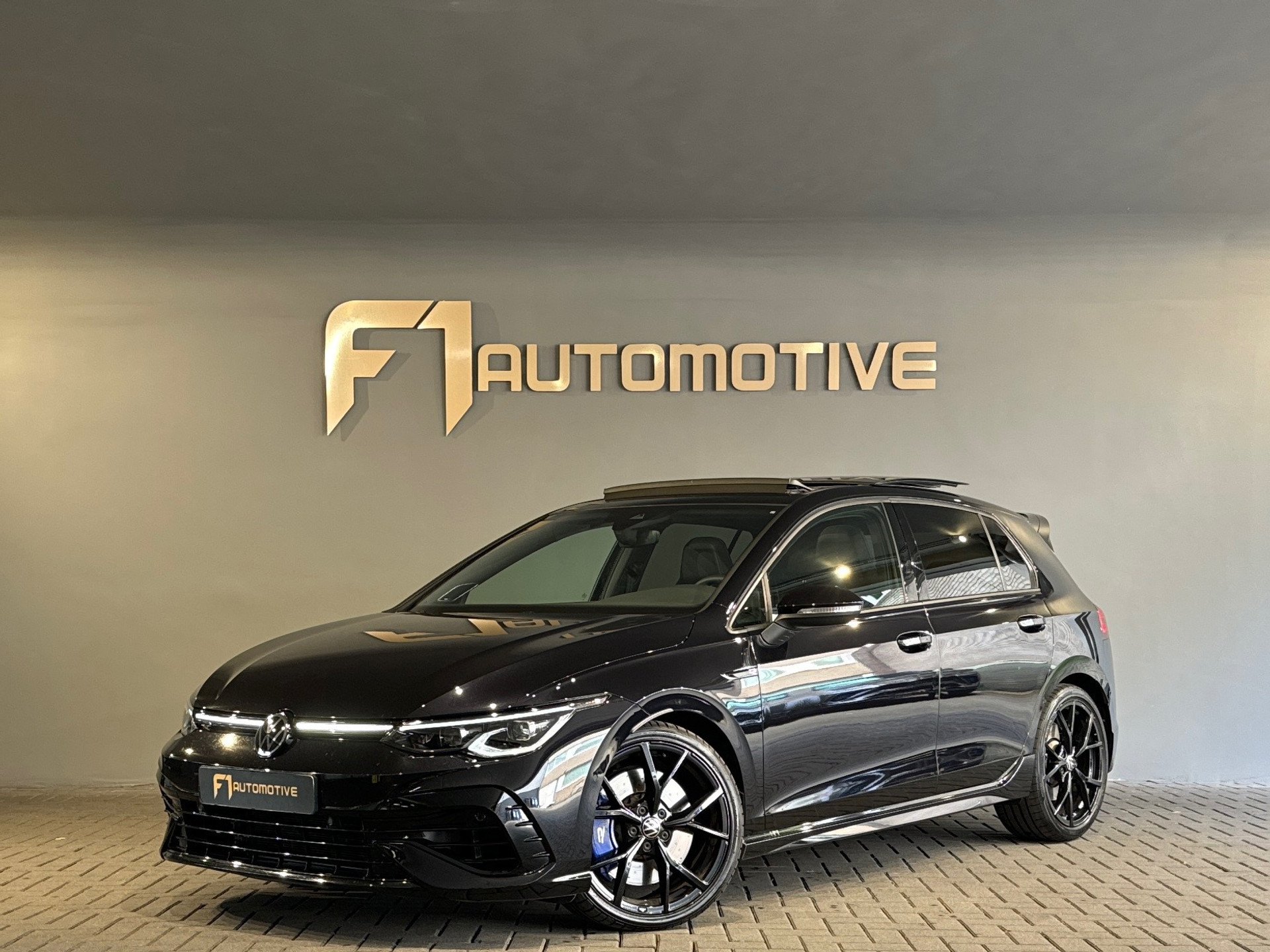 Volkswagen Golf 2.0 TSI R 4M Performance Pano|Memory|Leer|HK 46331698-0.jpg | F1 Automotive
