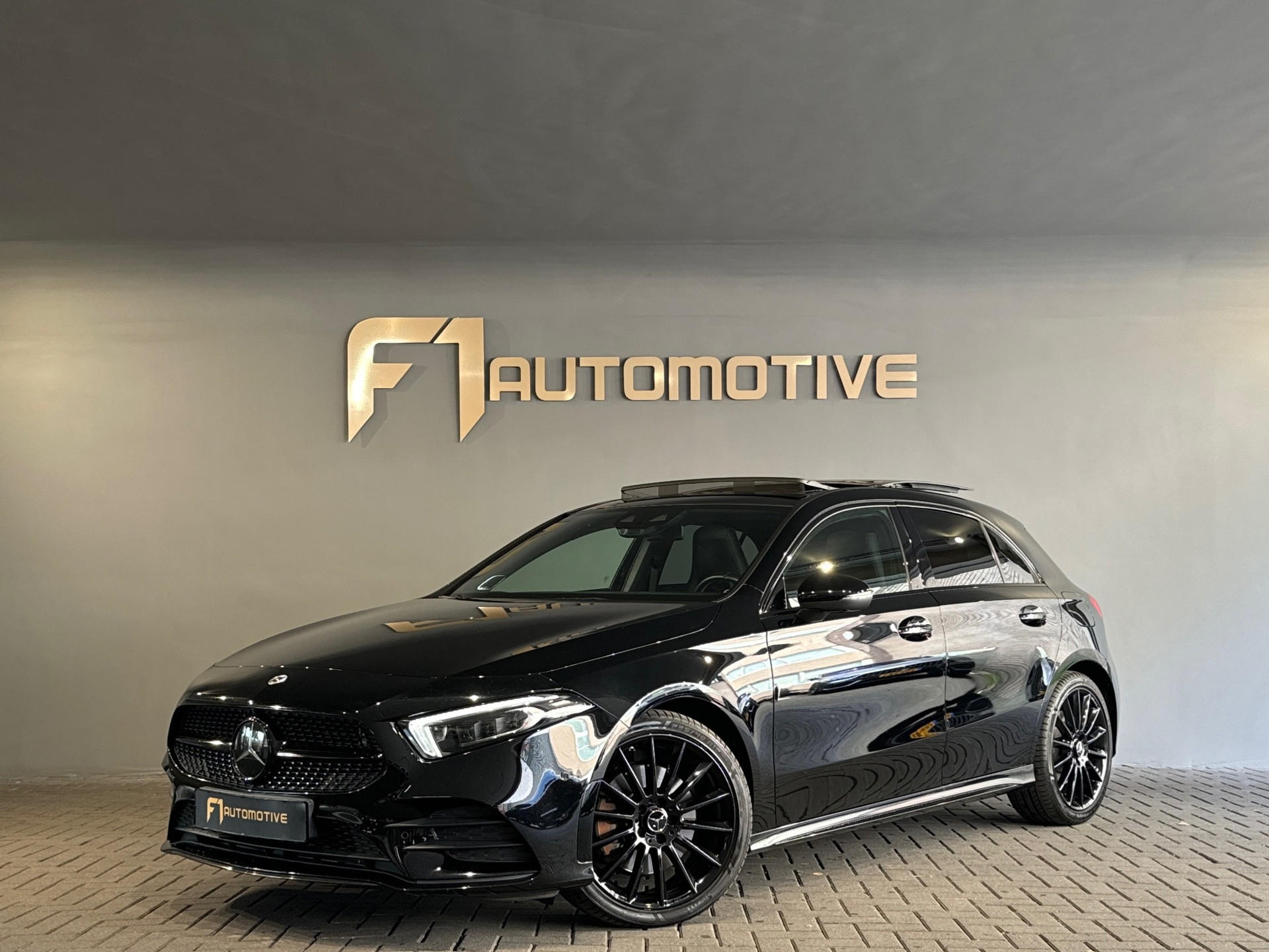 Mercedes-Benz A-Klasse 250 e AMG Pano|Memory|Burmester|Sfeer 46567565-0.jpg | F1 Automotive