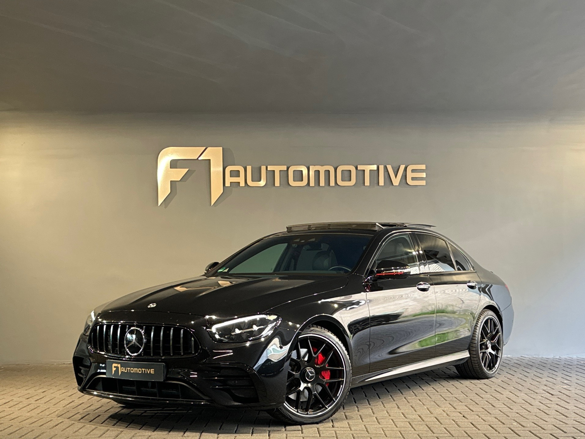 Mercedes-Benz E-Klasse 300 e AMG Pano|Night|Burmester|E63S 46855450-0.jpg | F1 Automotive