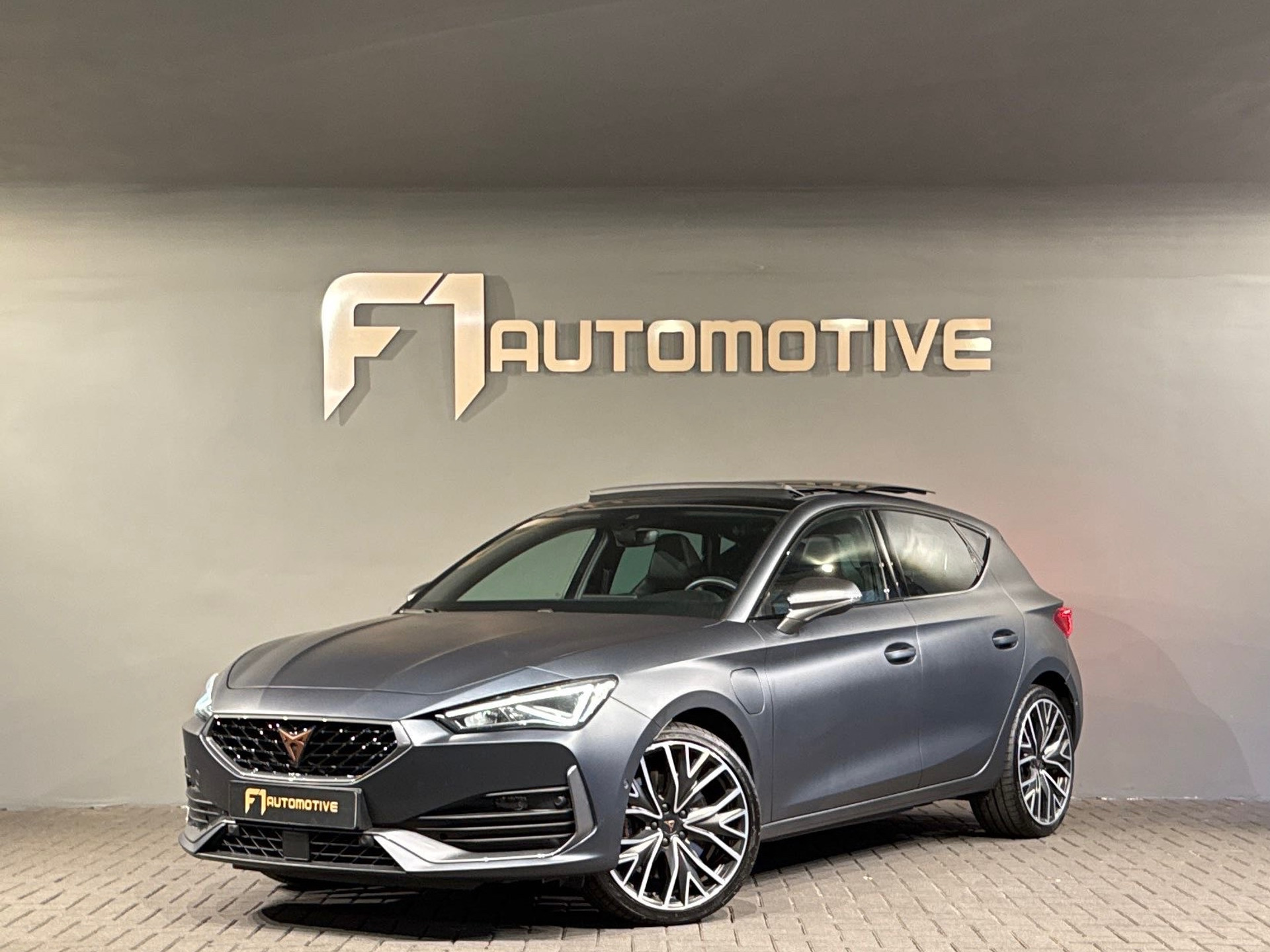 CUPRA Leon 1.4 e-Hybrid VZ Performance Pano|Keyles|Sfeer|NAP 47898216-0.jpg | F1 Automotive